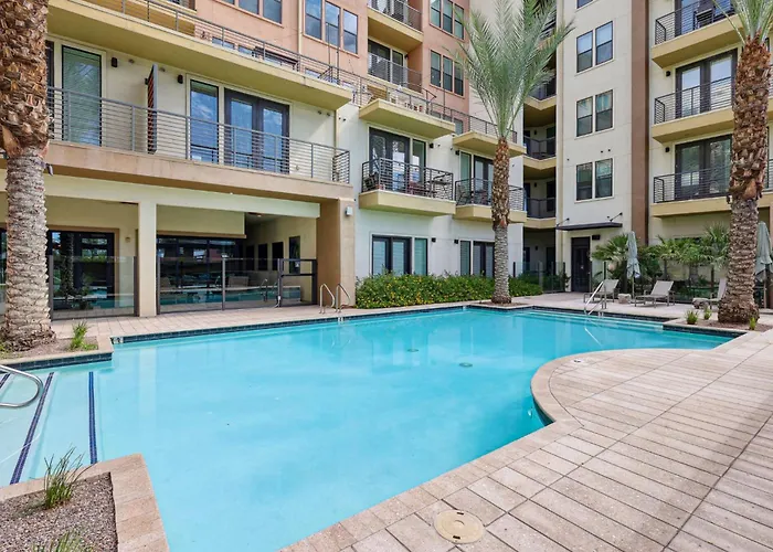 Apartment Boulevard Modern Roosevelt Row 2br Pool Gym 6 Phoenix