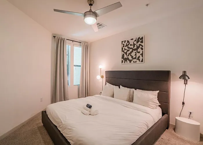 Boulevard Modern Roosevelt Row 2br Pool Gym 6 *