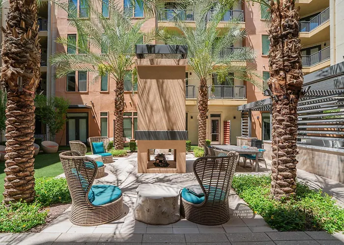 Apartment Boulevard Modern Roosevelt Row 2br Pool Gym 6