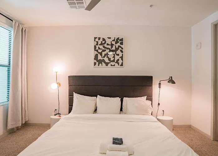 Boulevard Modern Roosevelt Row 2br Pool Gym 6