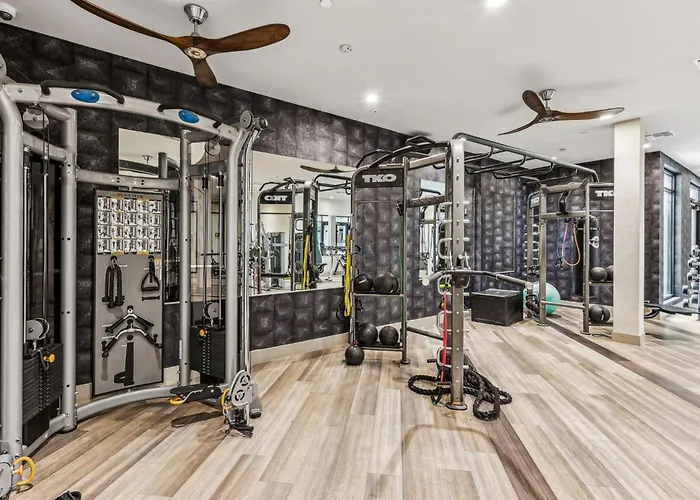Boulevard Modern Roosevelt Row 2br Pool Gym 6 *