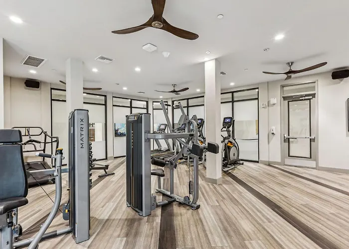 Apartment Boulevard Modern Roosevelt Row 2br Pool Gym 6 *
