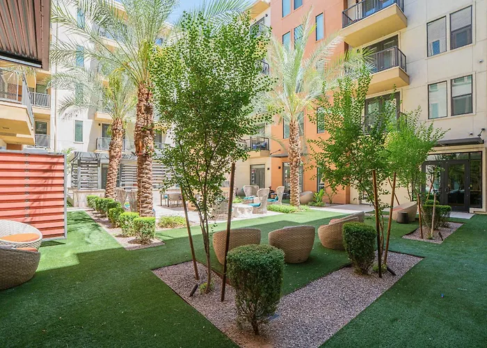 Boulevard Modern Roosevelt Row 2br Pool Gym 6