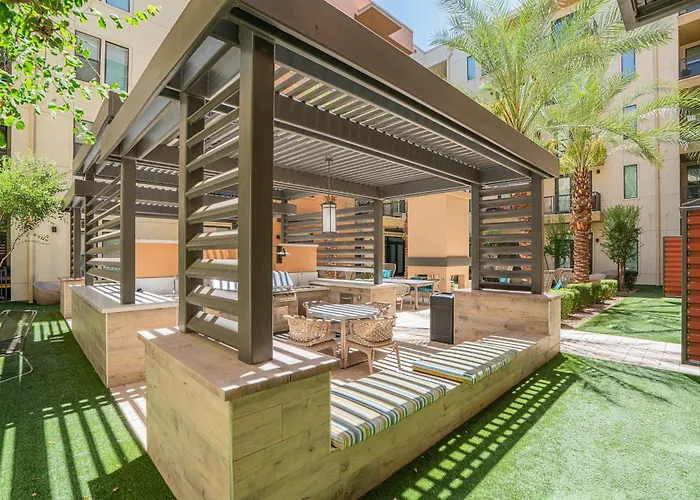 Boulevard Modern Roosevelt Row 2br Pool Gym 6 Phoenix